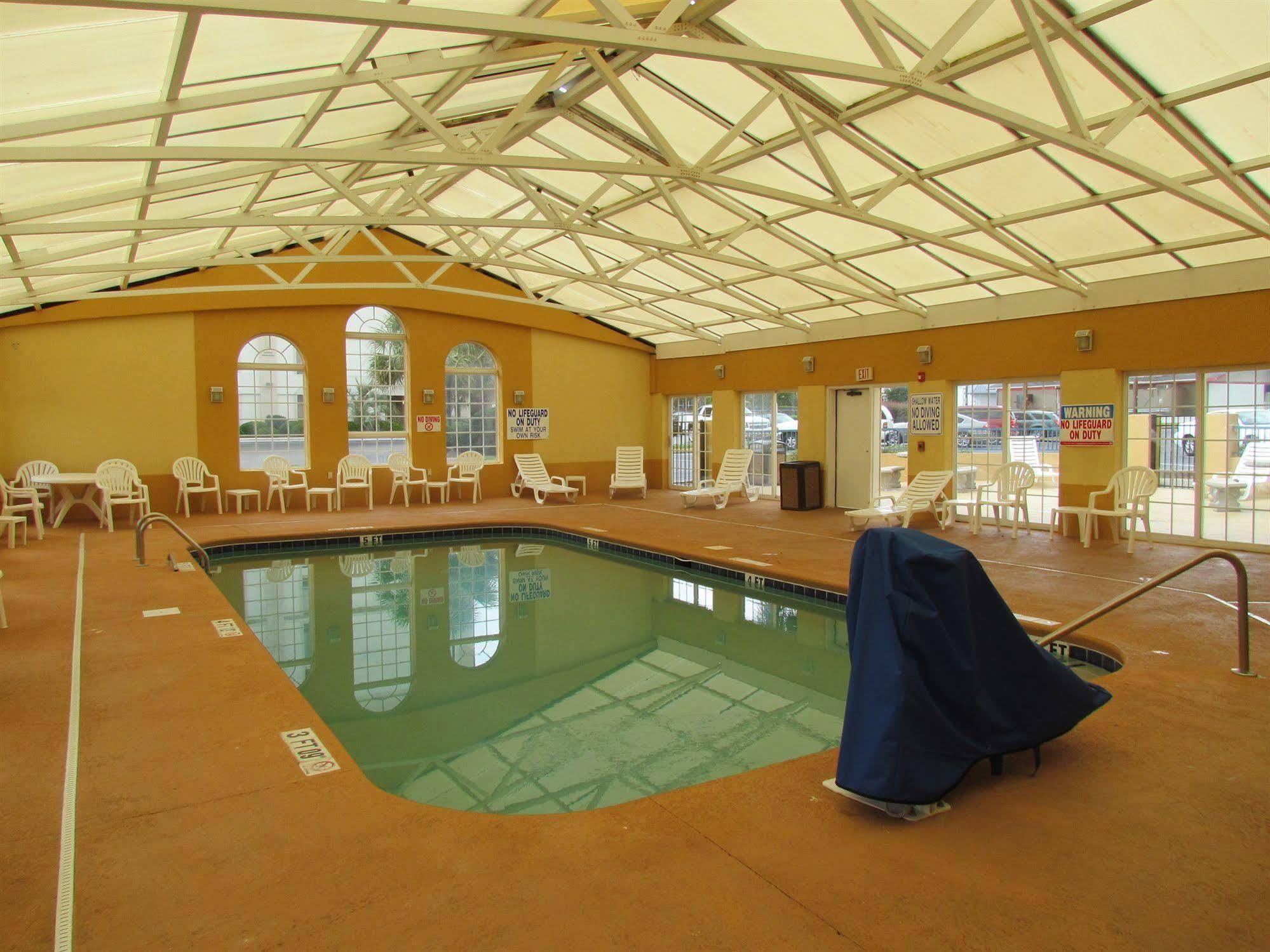 Comfort & Ftjackson Maingate Hotel 3*
