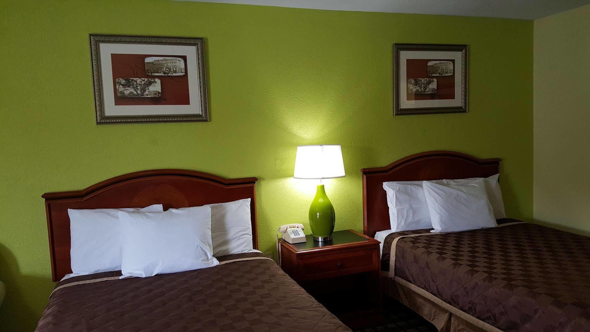 Motel American 2*