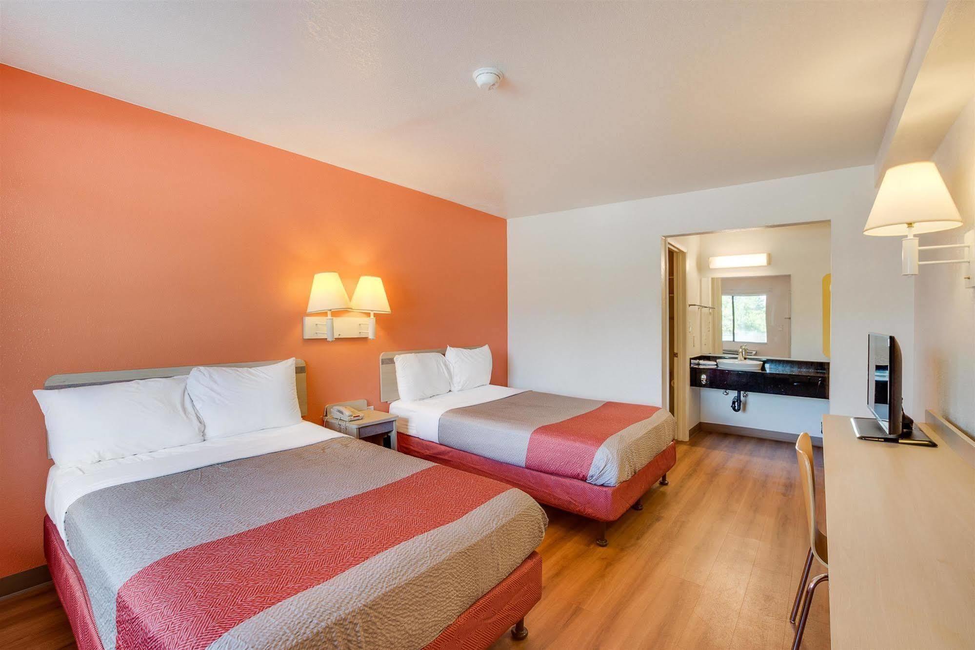 6-columbia, Sc - West Hotel 2*