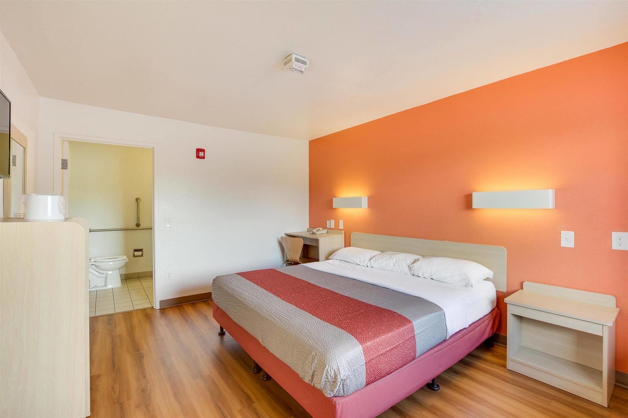 6-columbia, Sc - West Hotel