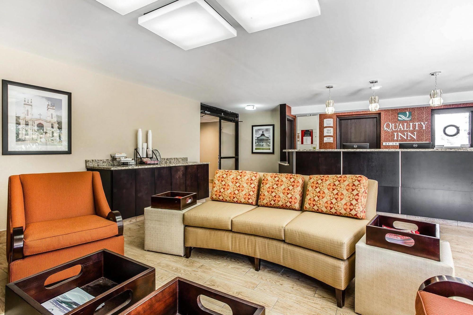 Suburban Northwest Hotel Columbia