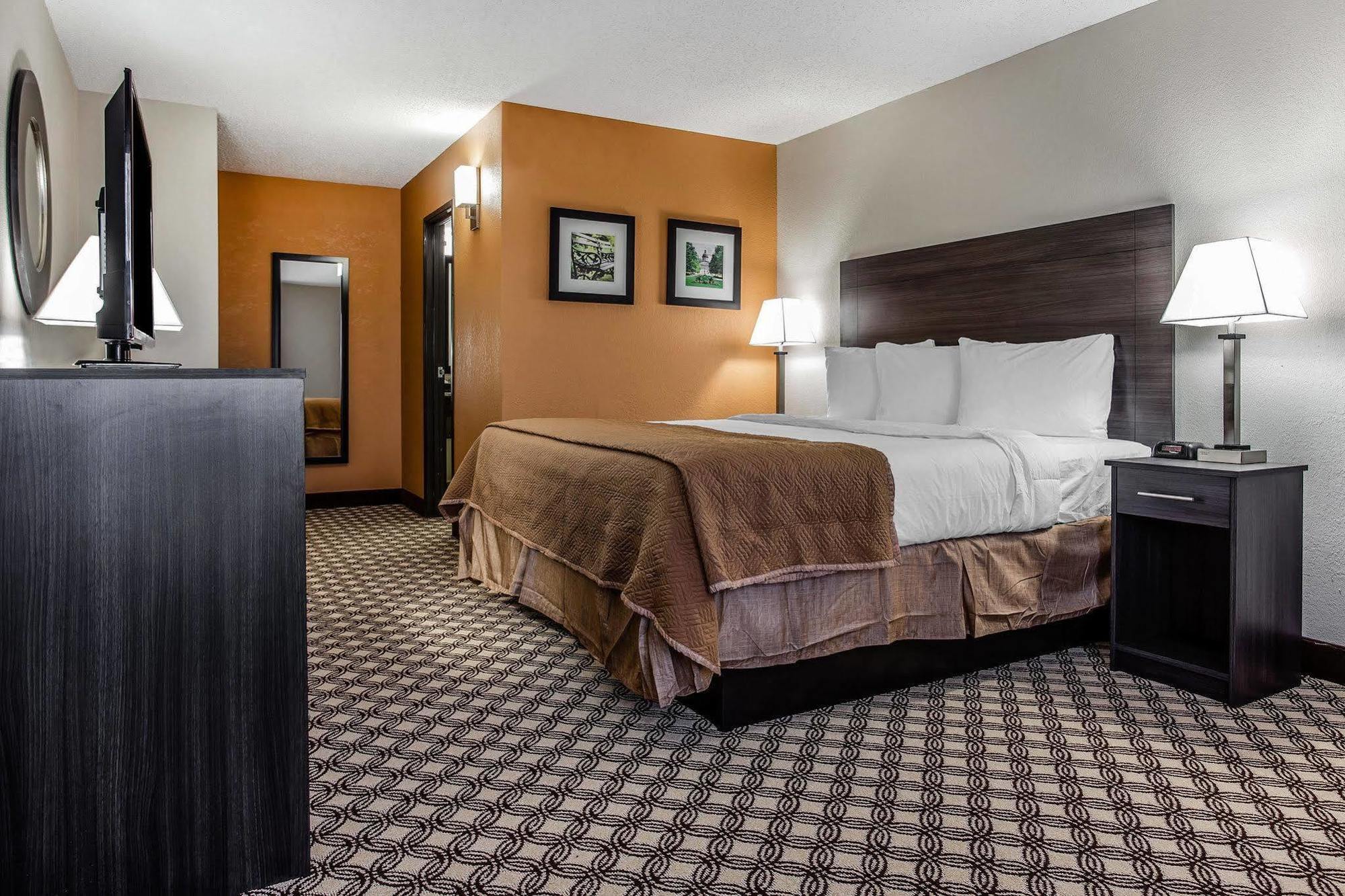 Hotel Suburban Northwest Columbia
