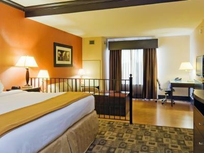 Holiday Express & Columbia-fort Jackson By Ihg Hotel Columbia