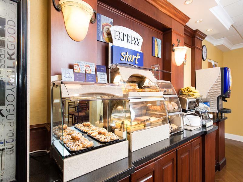 Hotel Express & Columbia-i-26 @ Harbison Blvd By Ihg Columbia