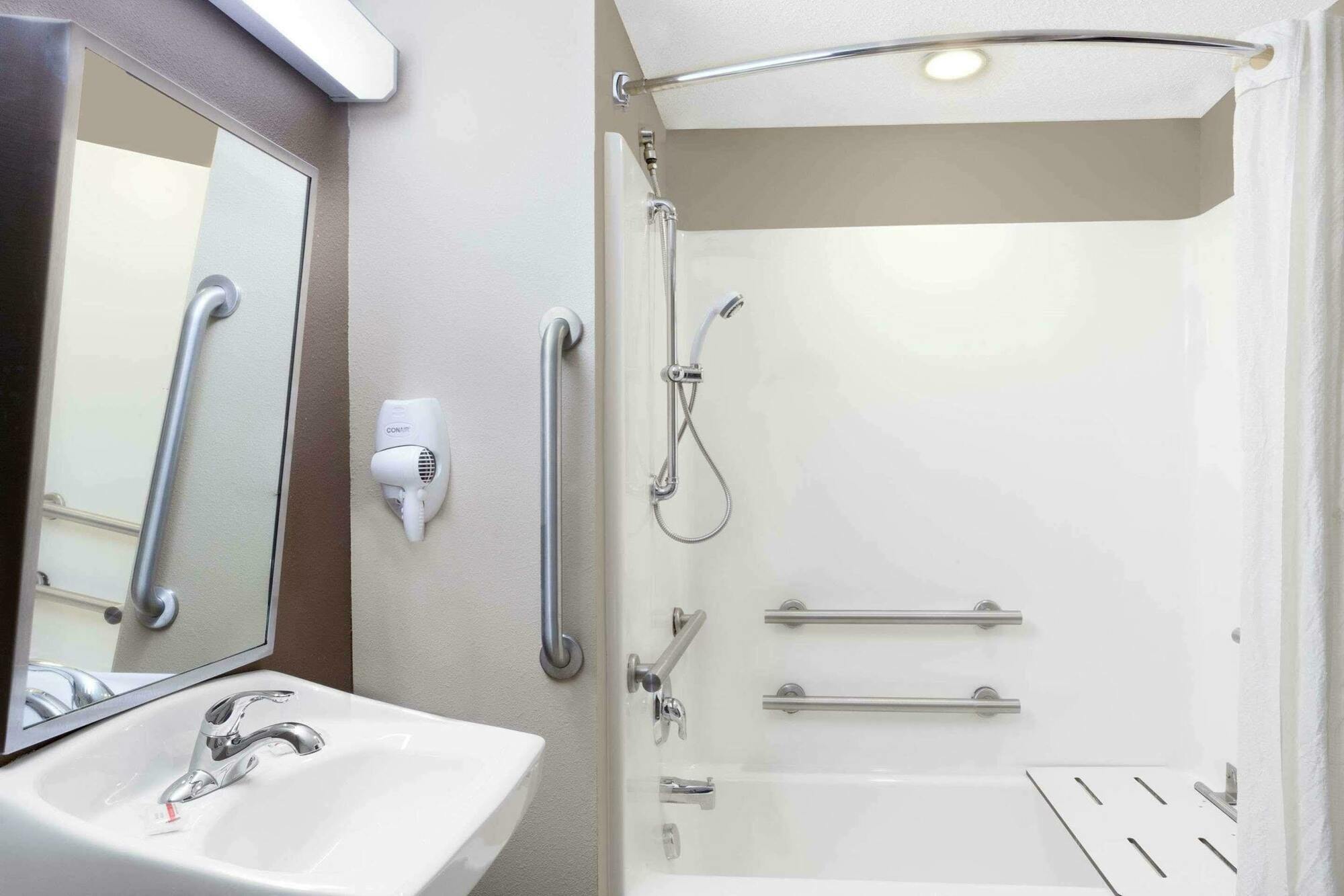 Motel Microtel & By Wyndham Columbia
