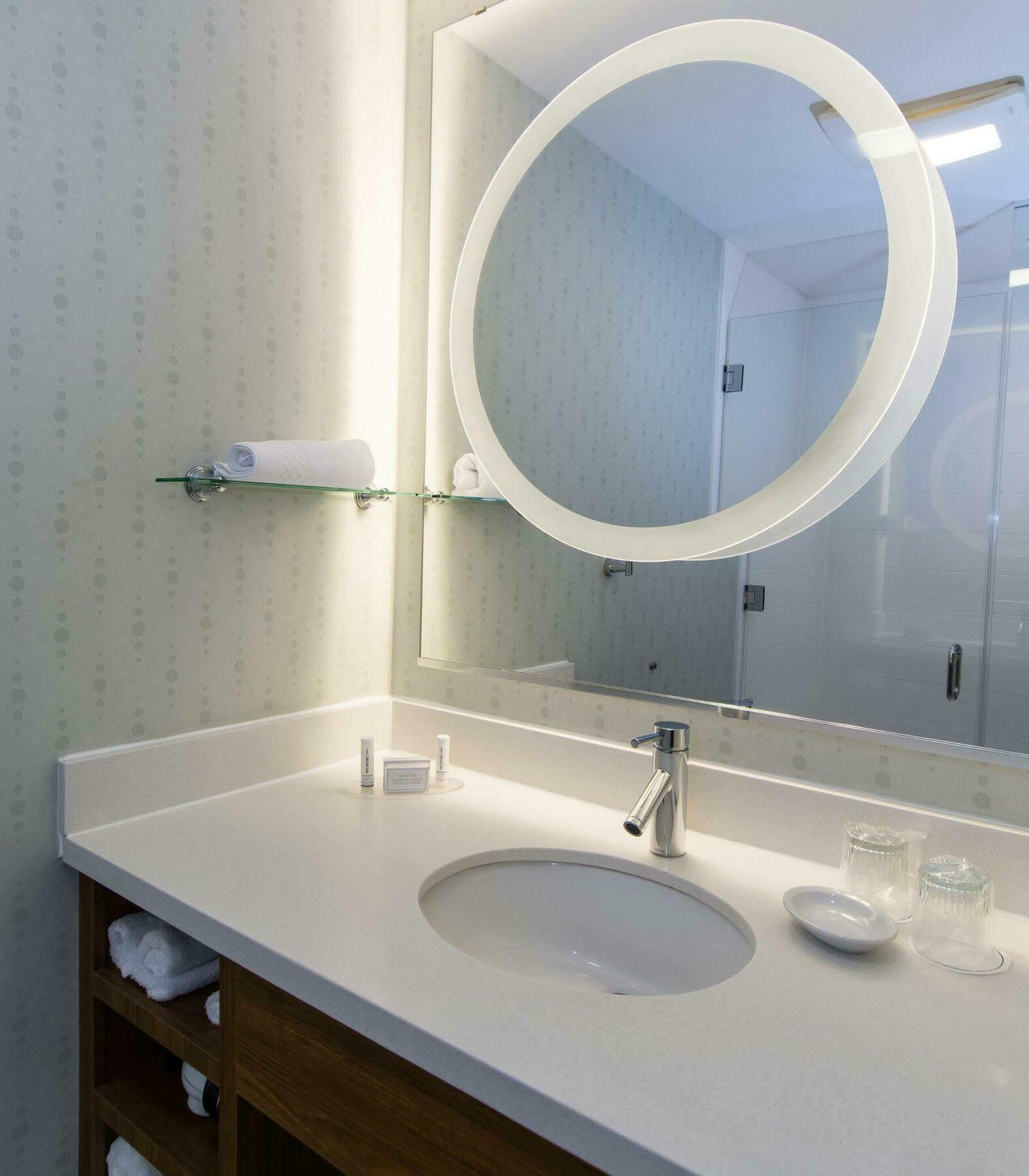 Hotel Springhill Downtown The Vista 3*