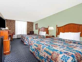 Days & By Wyndham Se Ft Jackson Hotel