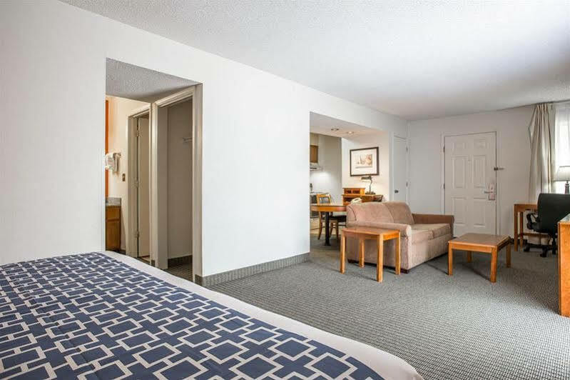 Cloverleaf - Columbia, Sc Hotel