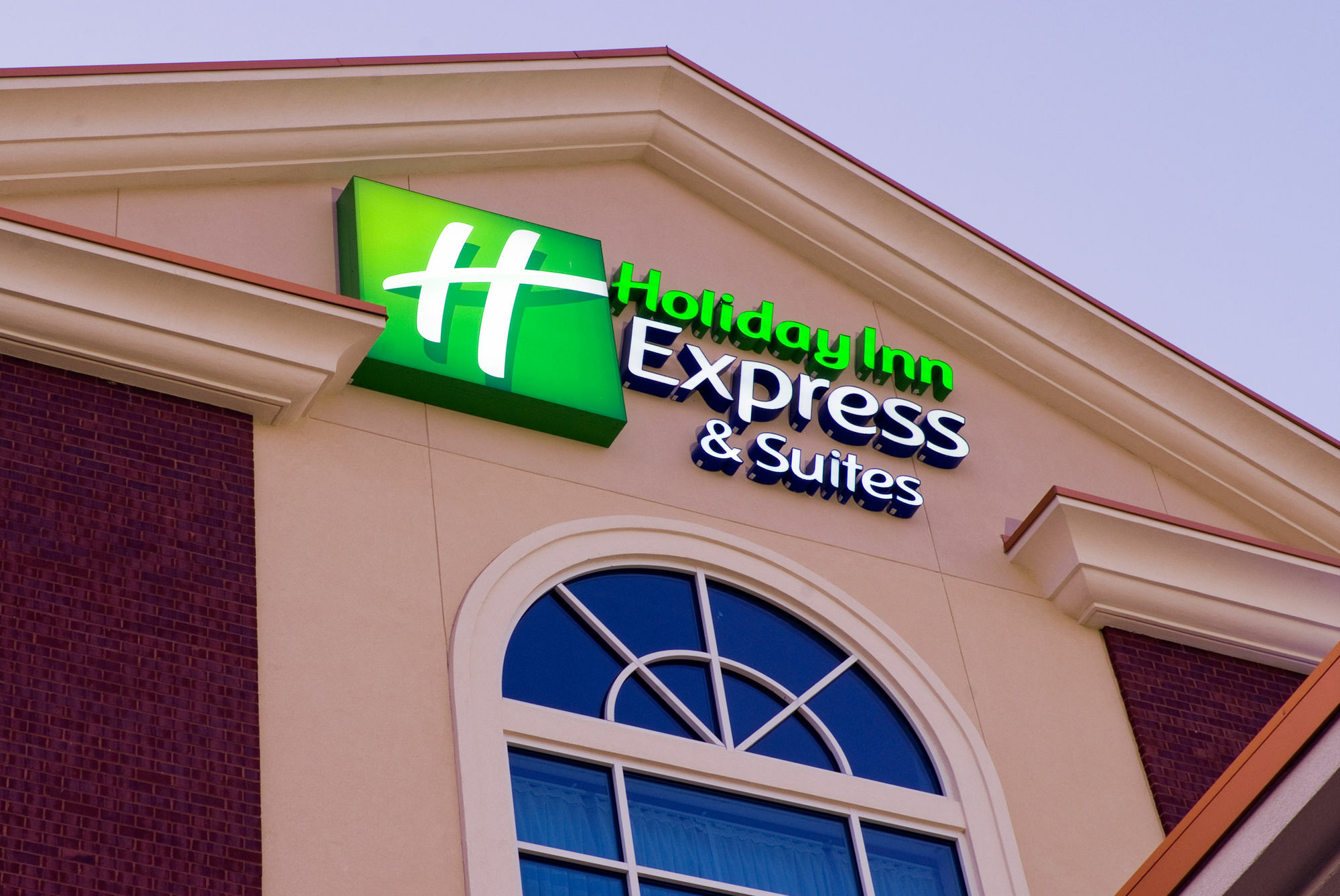 Holiday Express & Columbia-fort Jackson By Ihg