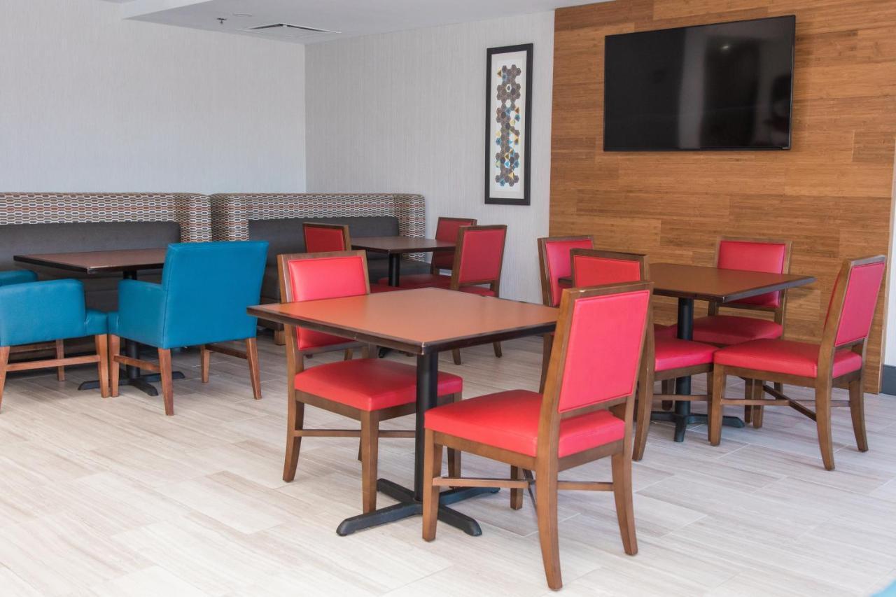 Holiday Express & Columbia-fort Jackson By Ihg Columbia