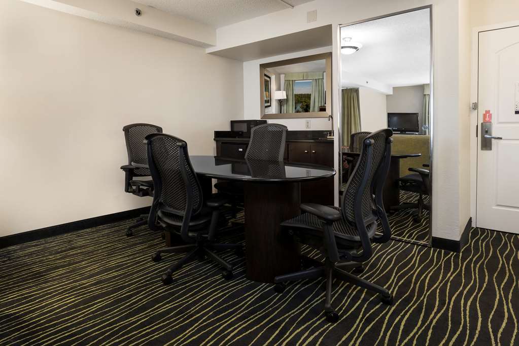 Hampton I-26/harbison Blvd Hotel