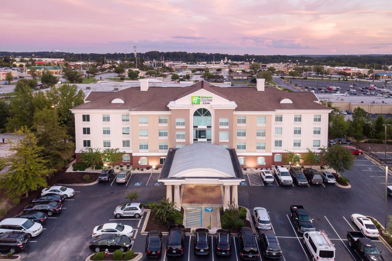 Express & Columbia-i-26 @ Harbison Blvd By Ihg Hotel Columbia