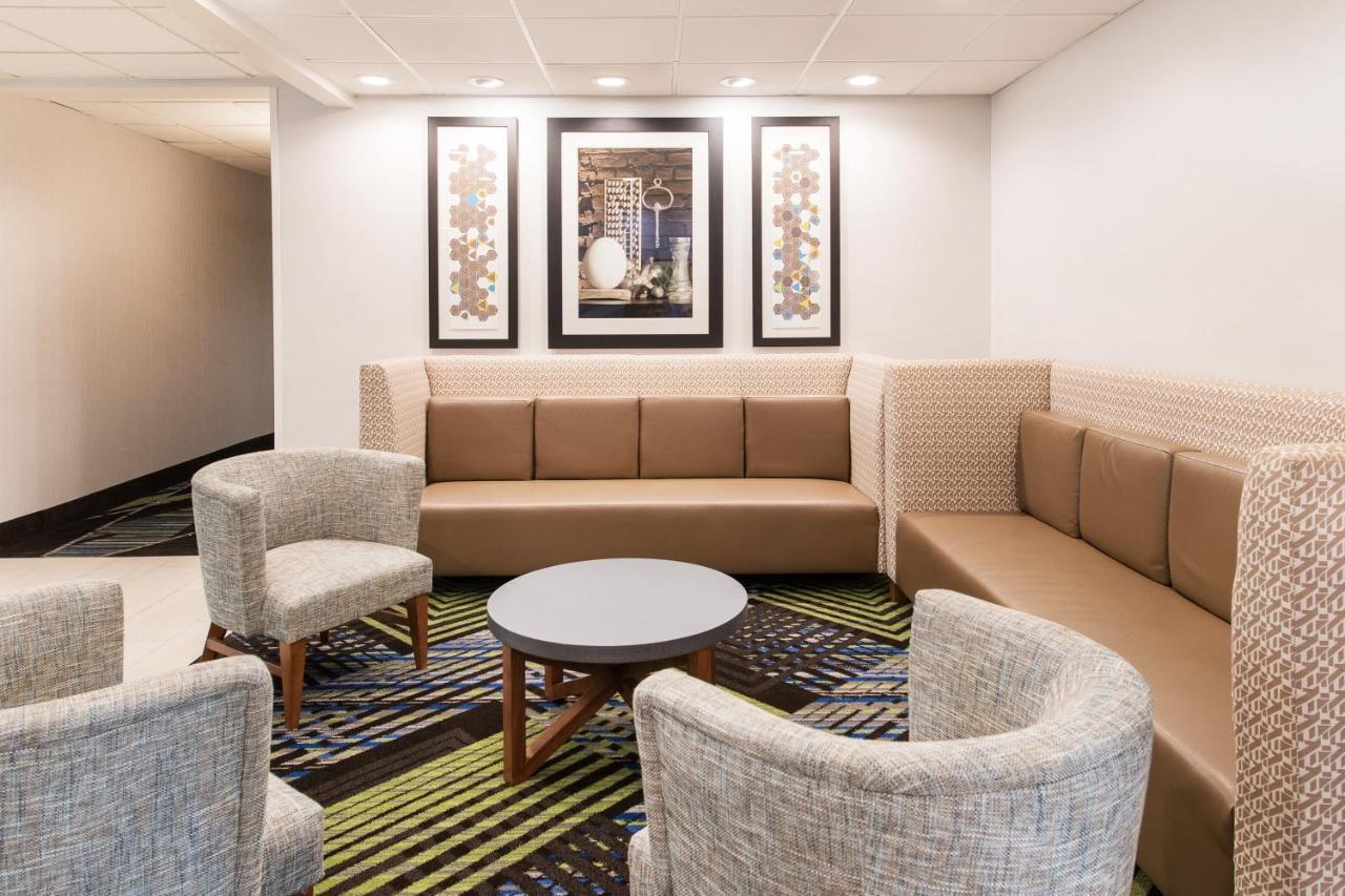 Hotel Express & Columbia-i-26 @ Harbison Blvd By Ihg