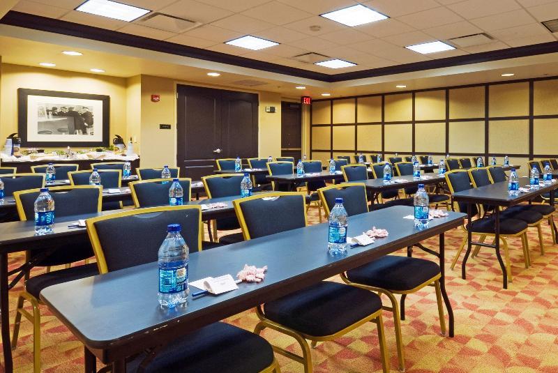 Holiday Express & Columbia-fort Jackson By Ihg Columbia