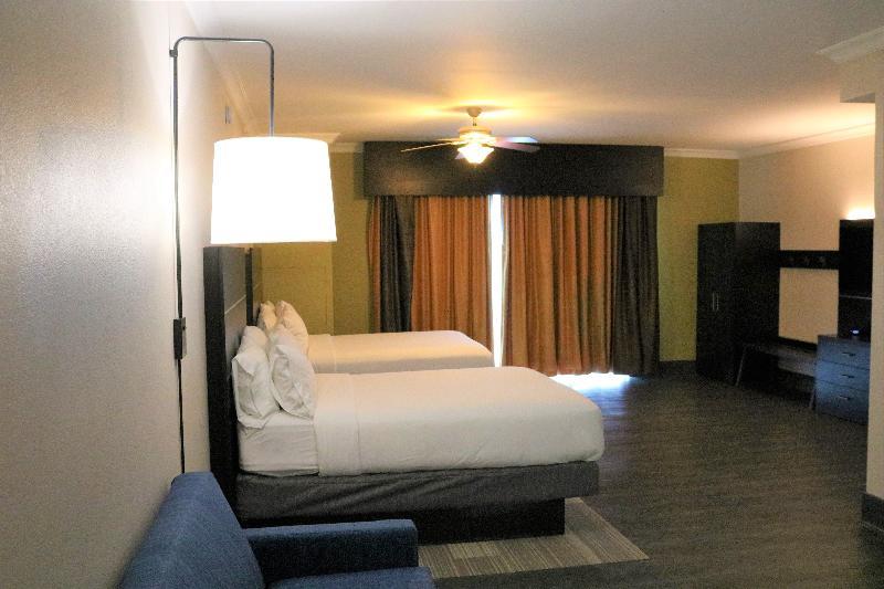 Holiday Express & Columbia-fort Jackson By Ihg Hotel 2*