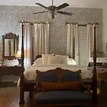 Chesnut Cottage Inn Bed & Breakfast