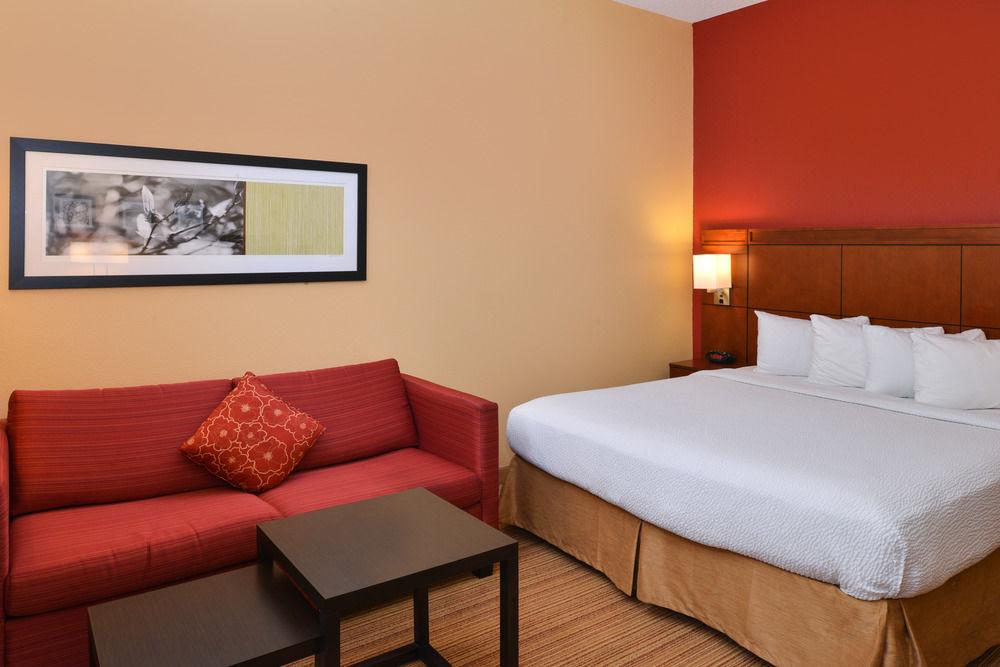 Courtyard By Marriott Northeast/fort Jackson Area Hotel 3*