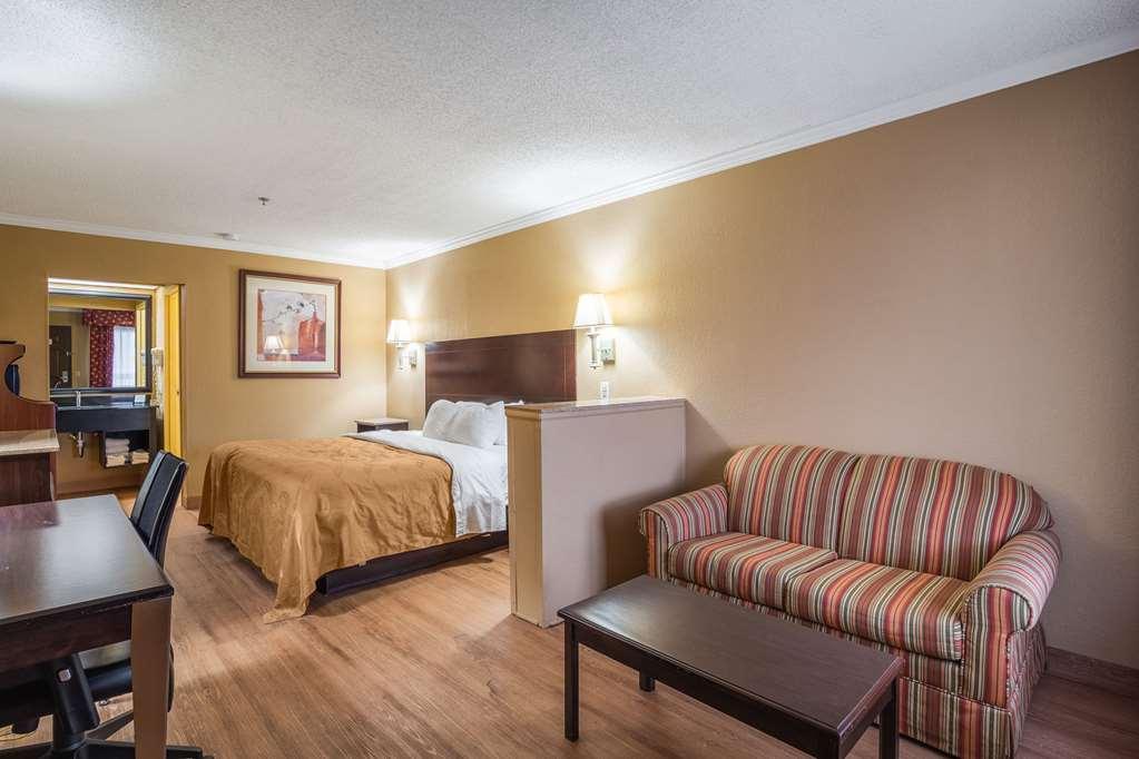 Quality And Ft Jackson Maingate Hotel 3*