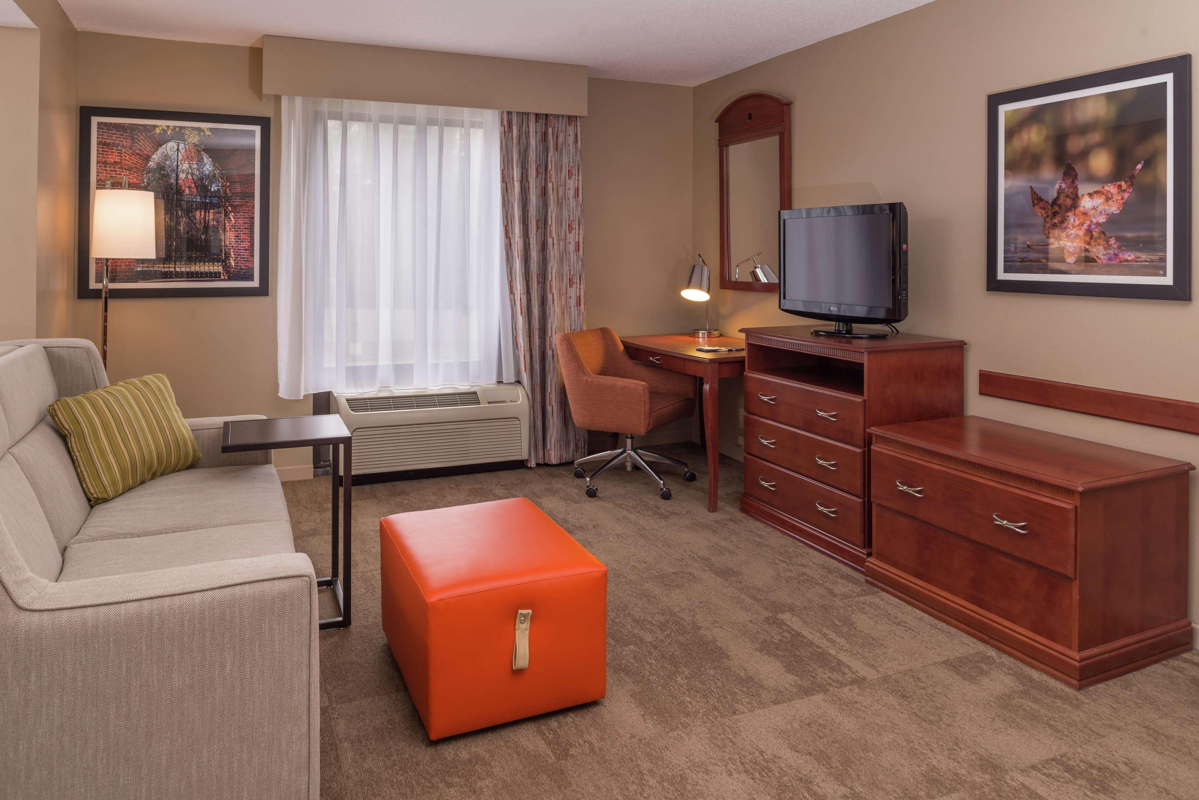 Hampton Northeast-fort Jackson Area Hotel 3*