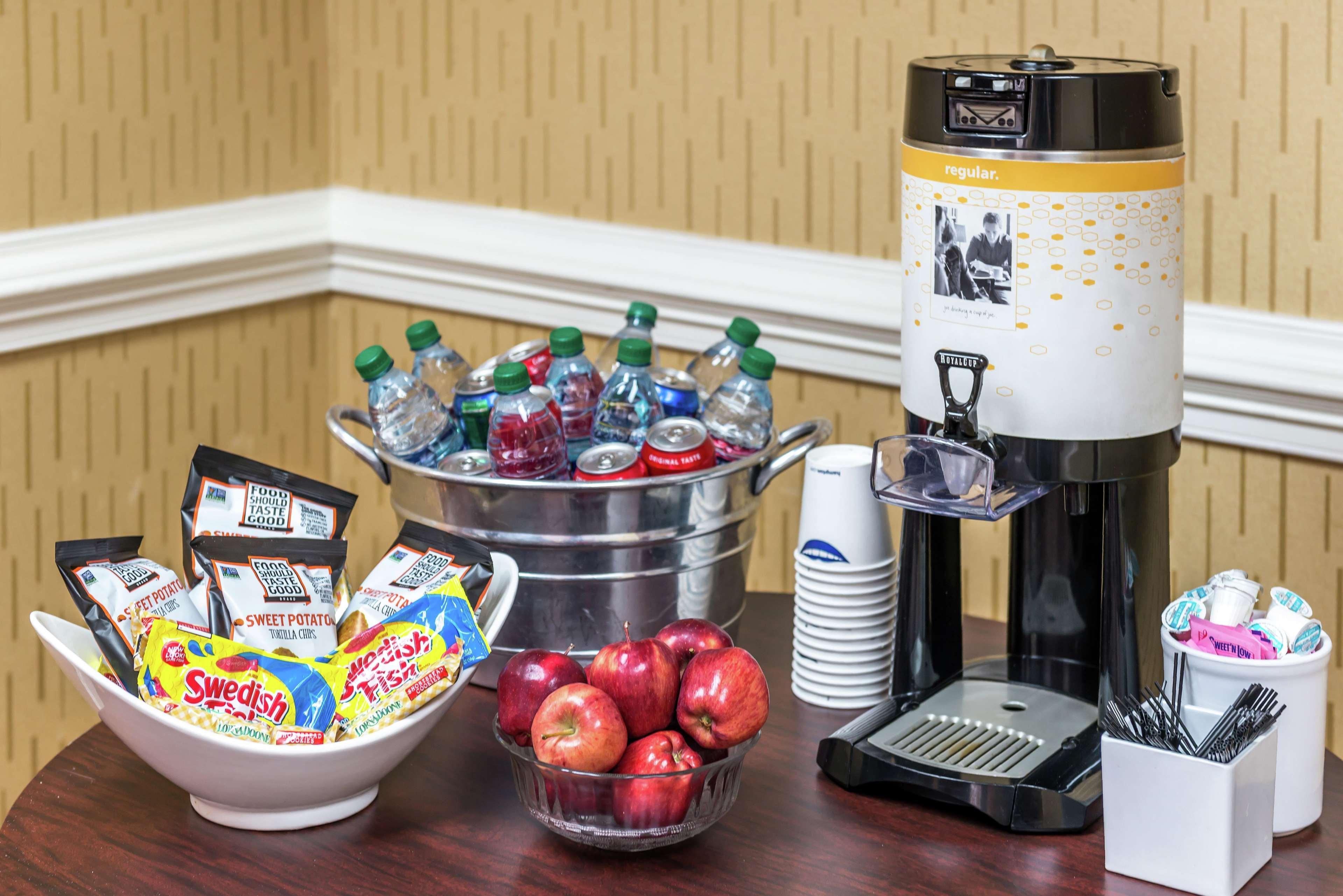Hampton Northeast-fort Jackson Area Hotel Columbia