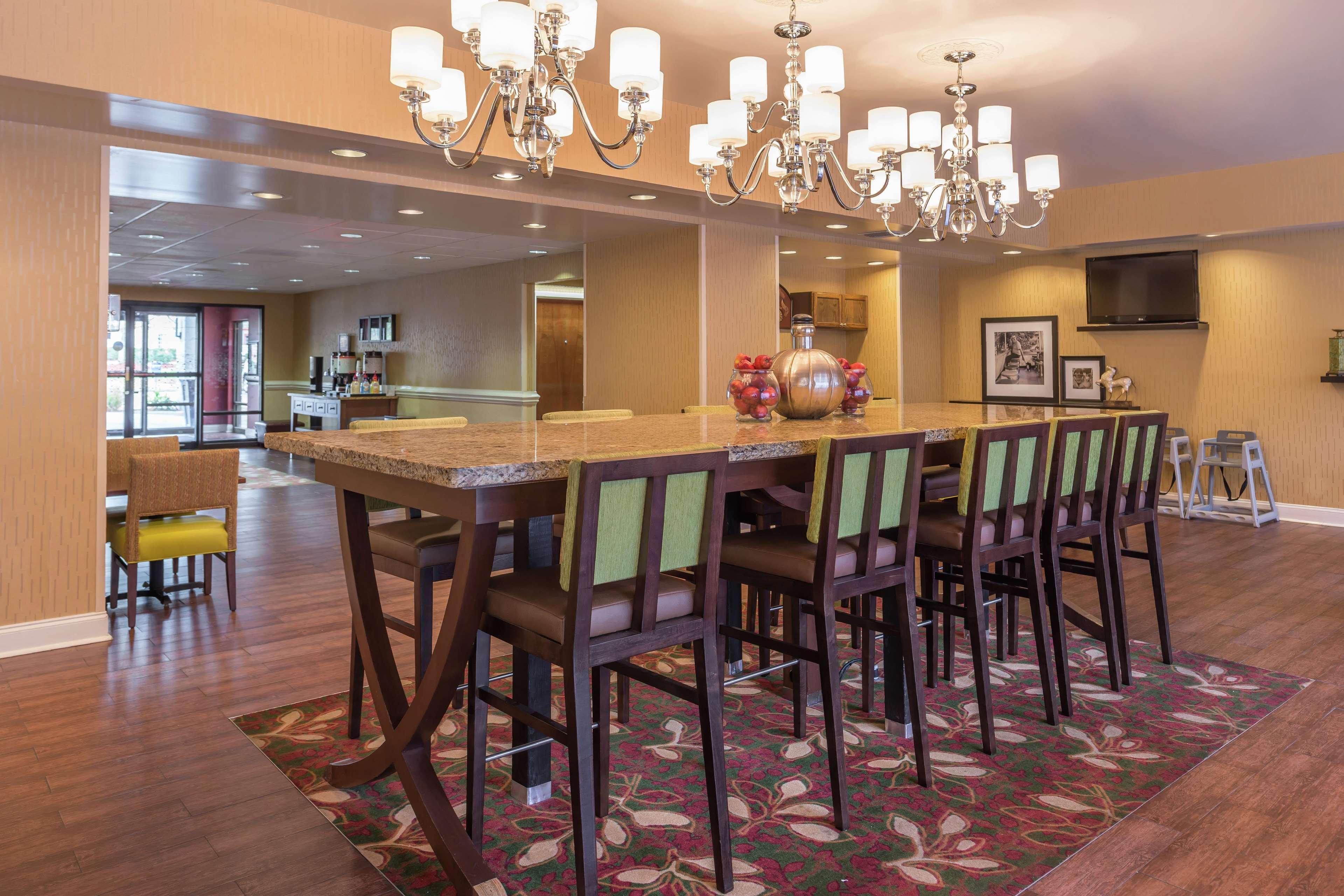 Hotel Hampton Northeast-fort Jackson Area
