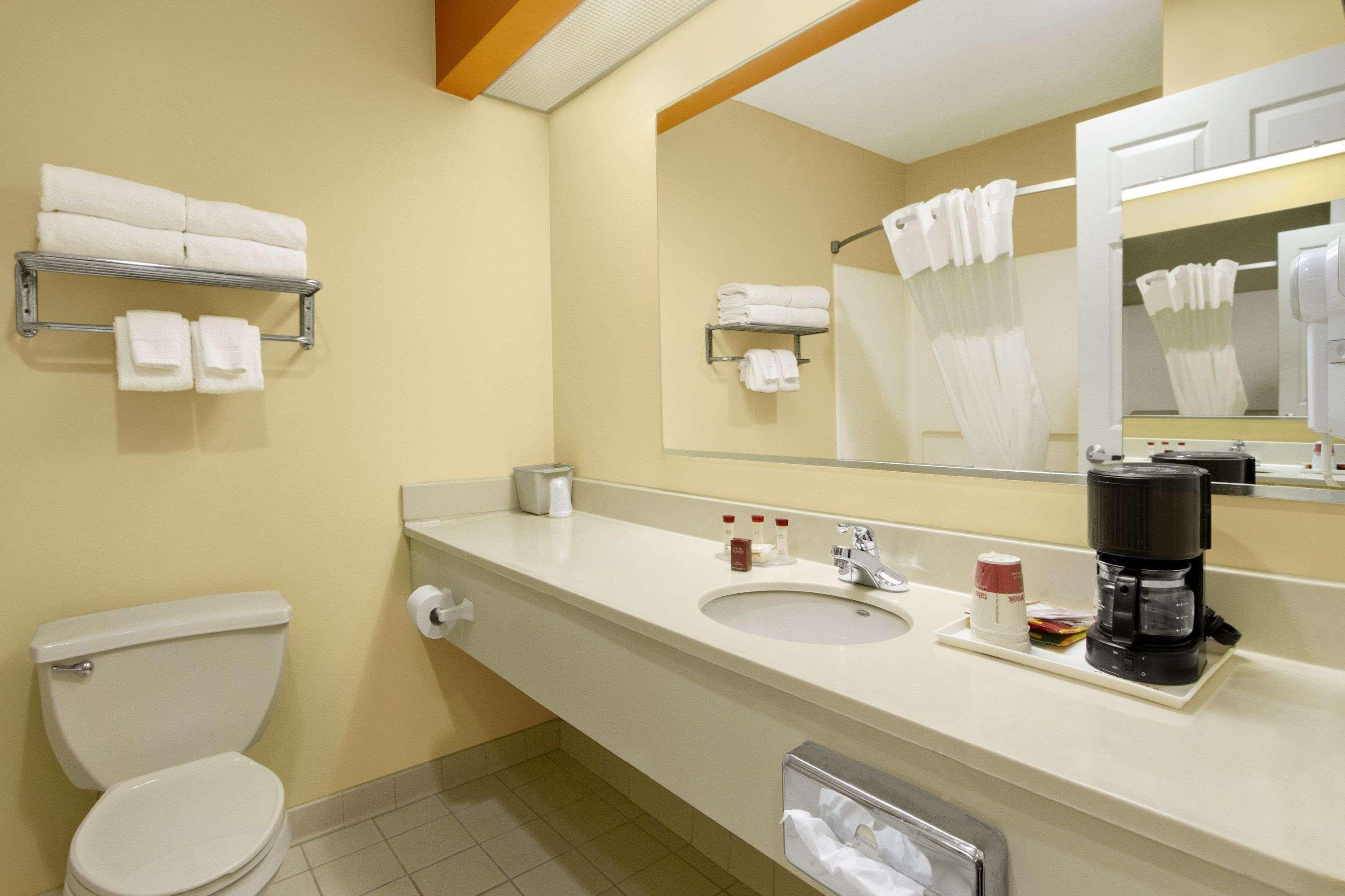 Ramada Limited - Hotel