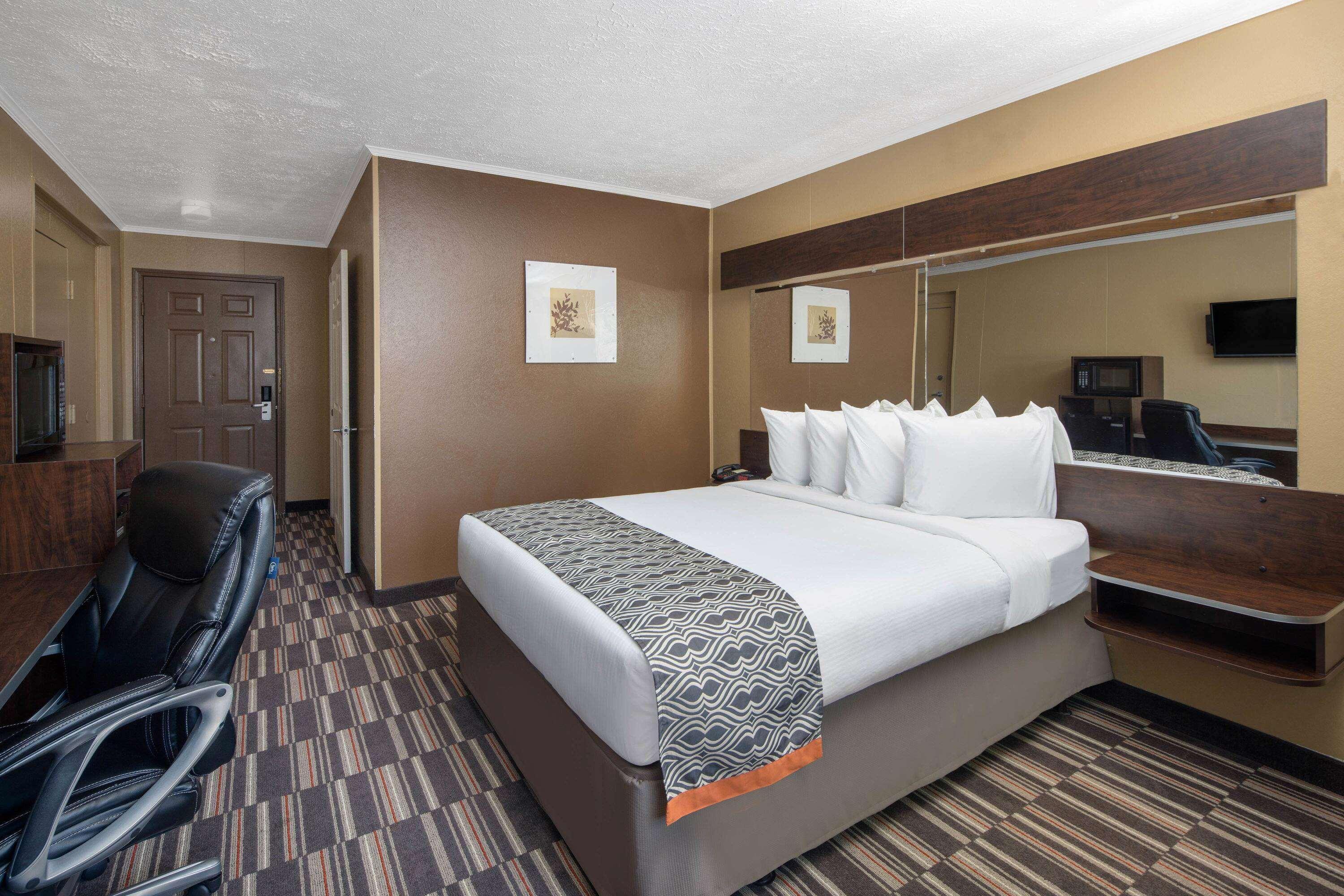 Microtel & By Wyndham Jackson N Hotel Columbia