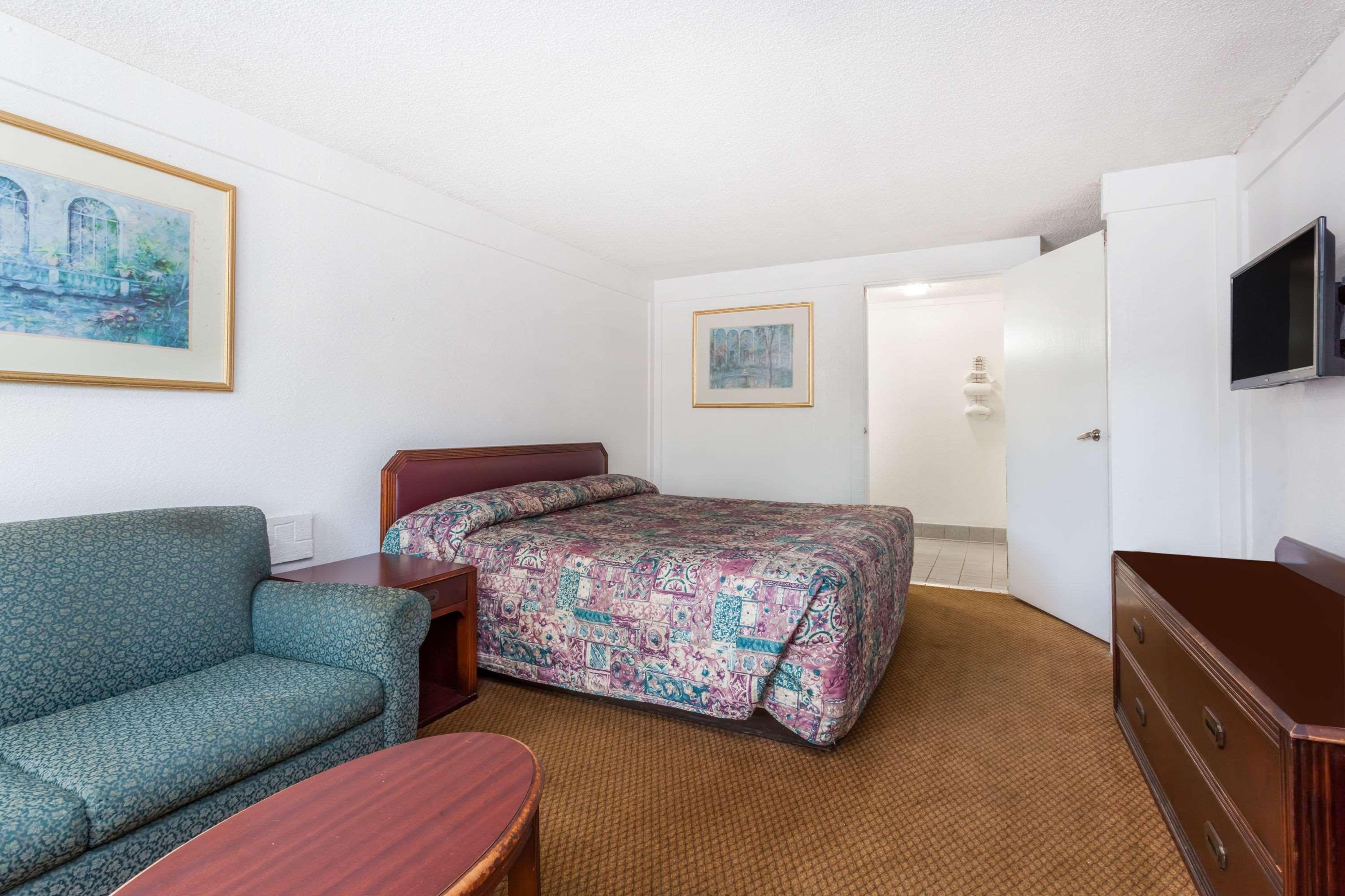 Hotel Knights -