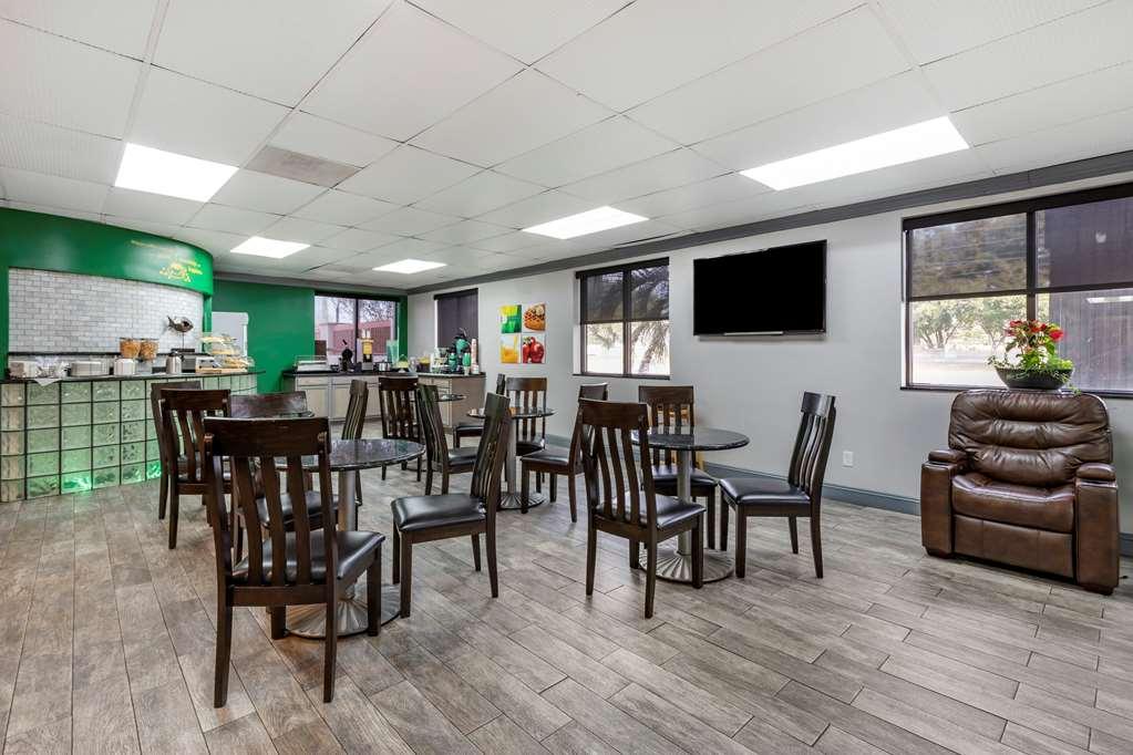 Quality And Ft Jackson Maingate Hotel 3*