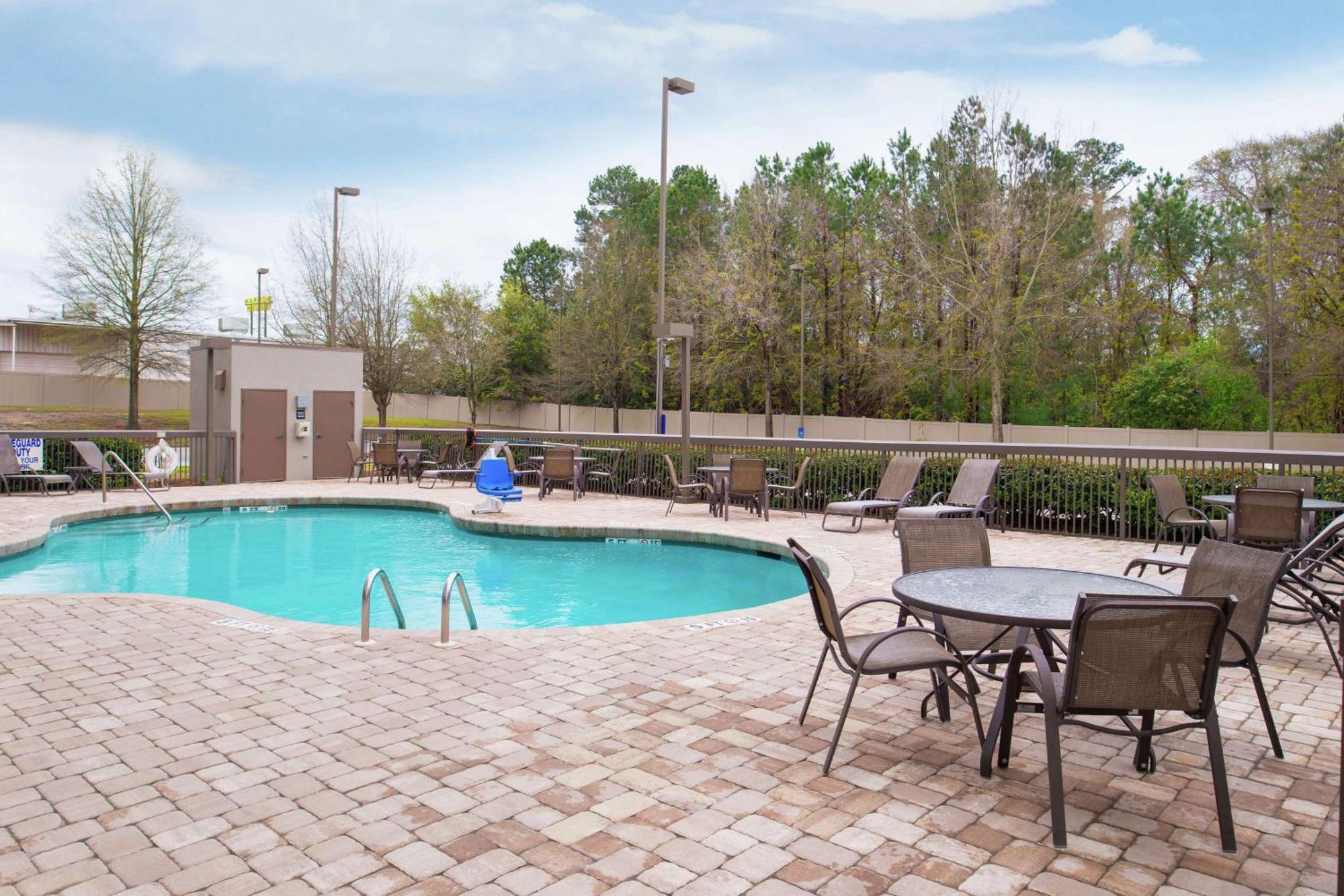 Hampton Northeast-fort Jackson Area 3* Columbia
