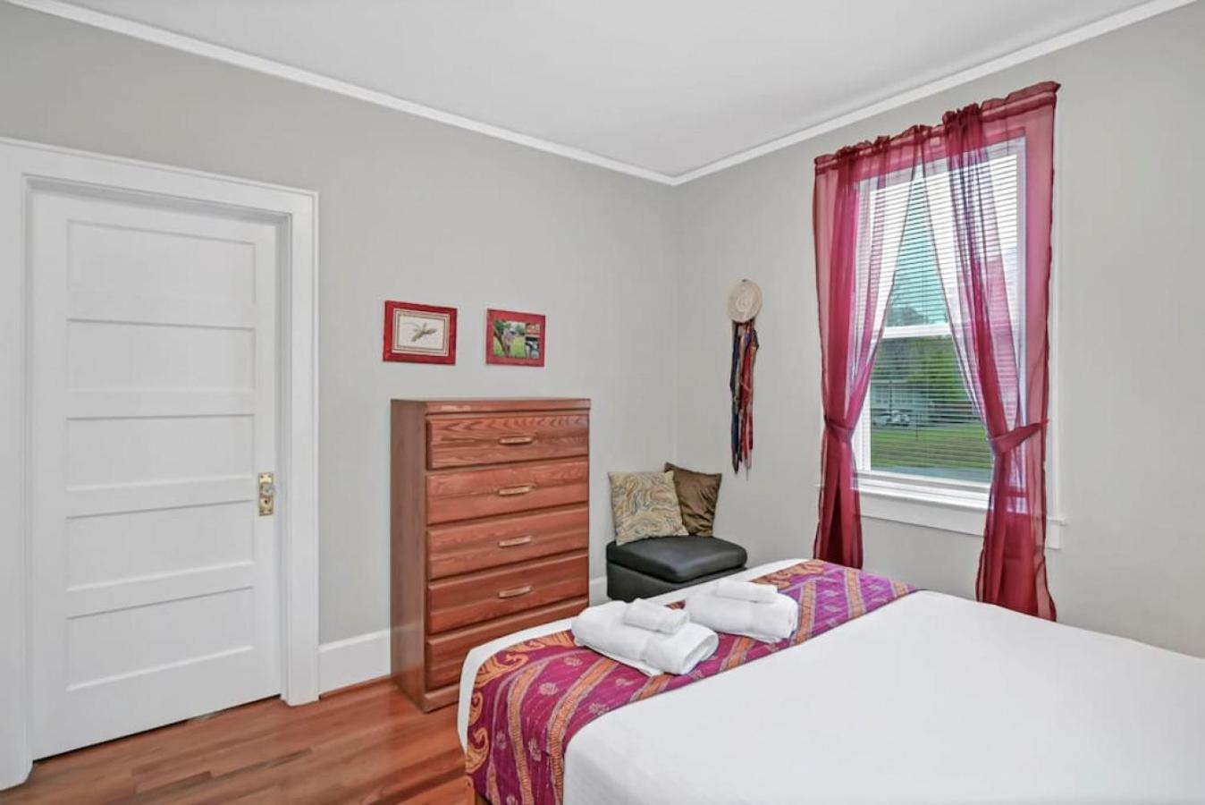 Unique 3br - Sleeps 6 Holiday home Columbia