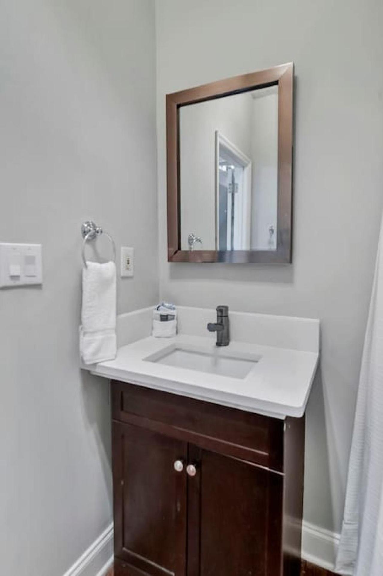 The Wren's Nest 1br 2ba *