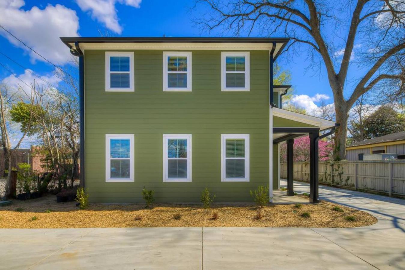 Apartment House At Township- Unit A