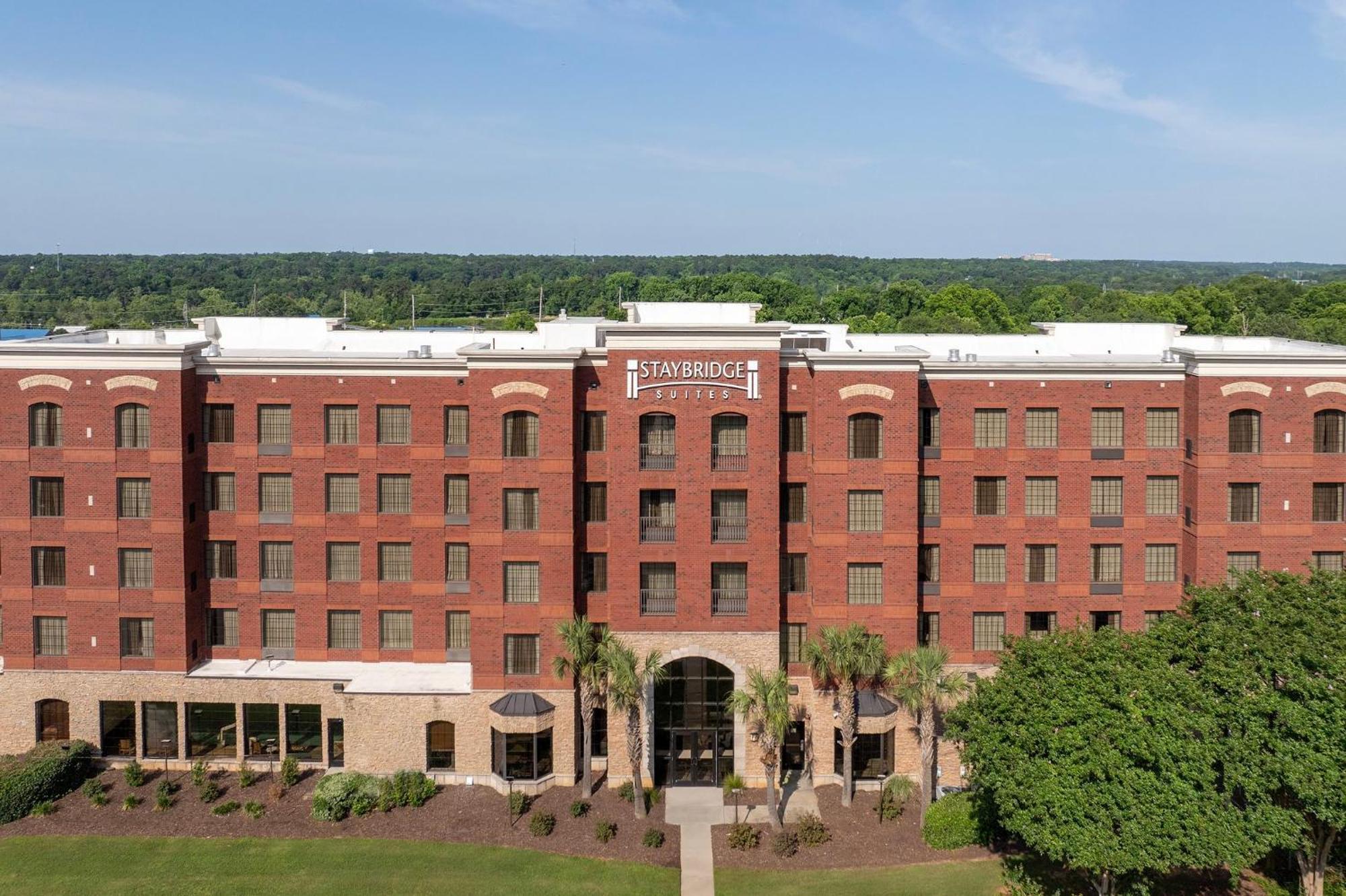 Staybridge By Ihg Hotel 3*