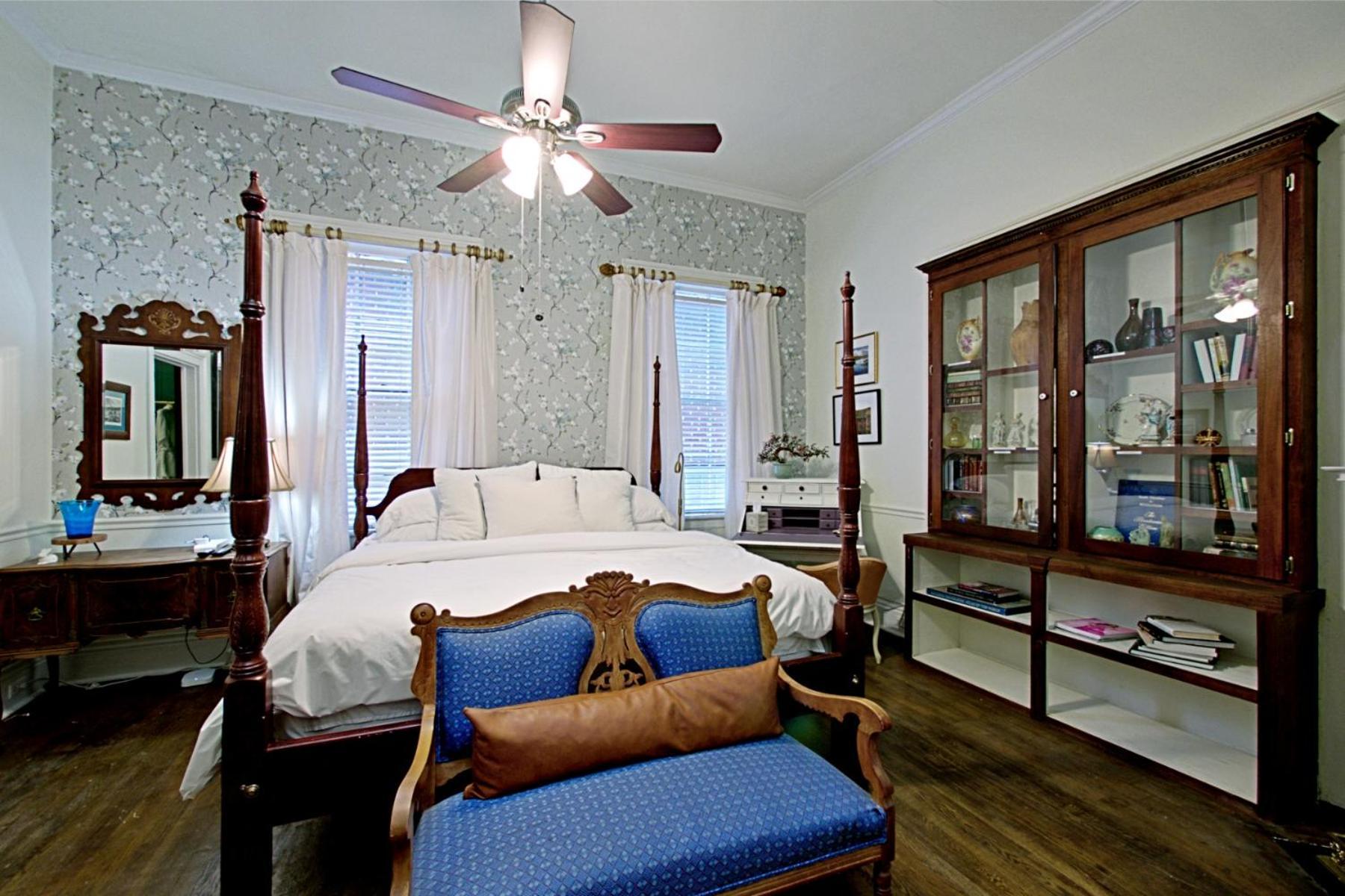 Chesnut Bed & Breakfast Columbia