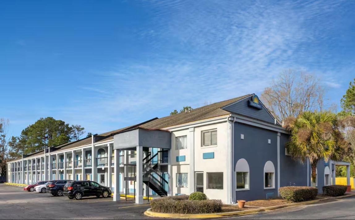 Days By Wyndham Hotel