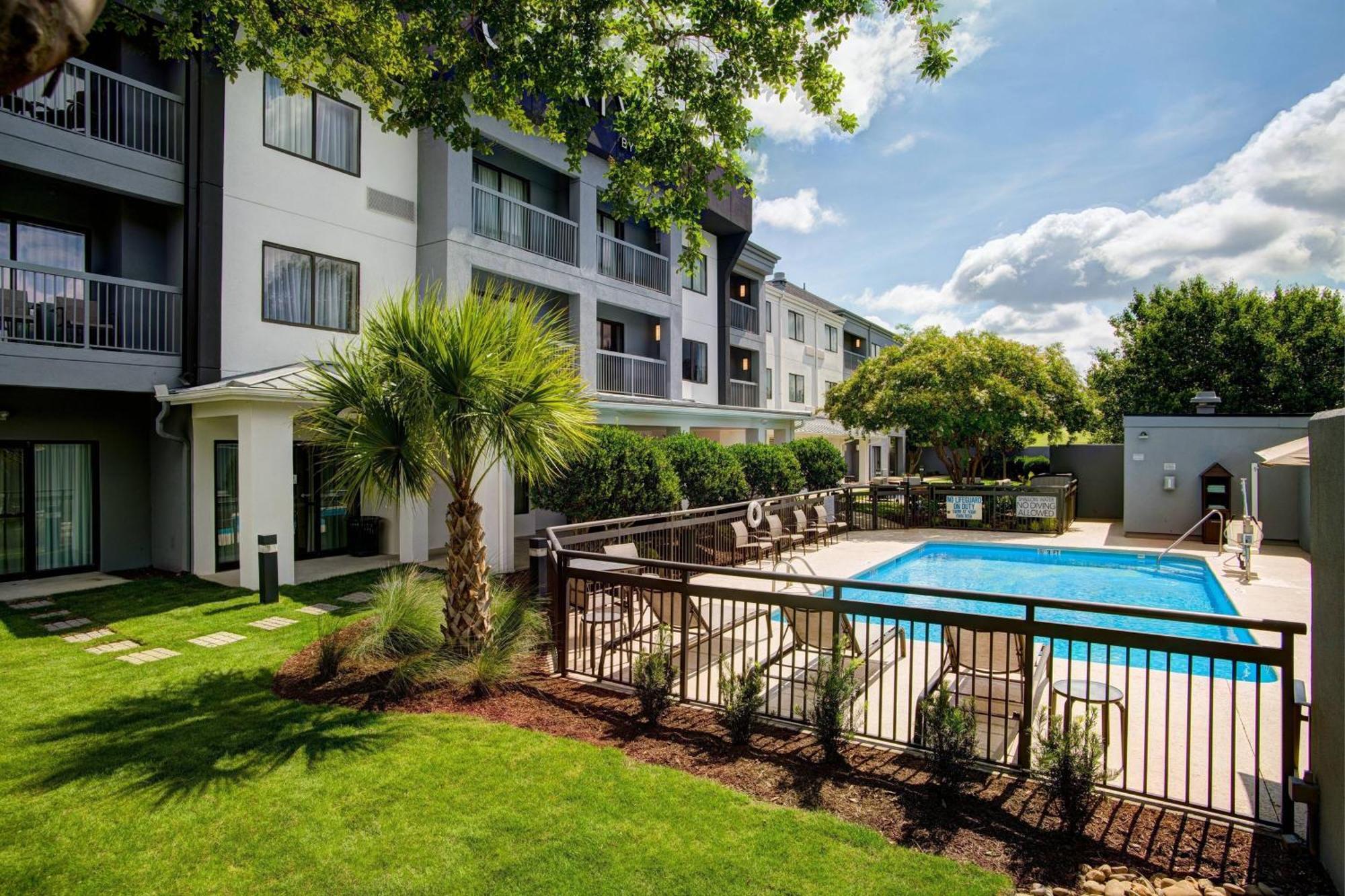 Hotel Courtyard By Marriott Northeast/fort Jackson Area 3*