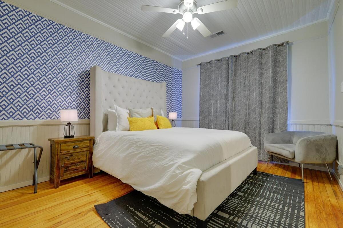 Cozy Centennial House Upstairs - Downtown Columbia