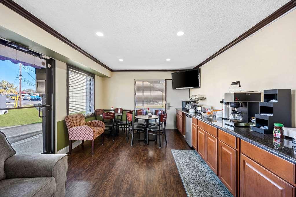 Americas Best Value Fort Jackson Hotel