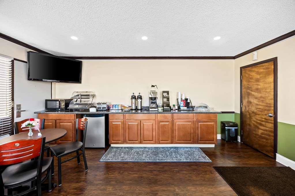 Hotel Americas Best Value Fort Jackson 2*