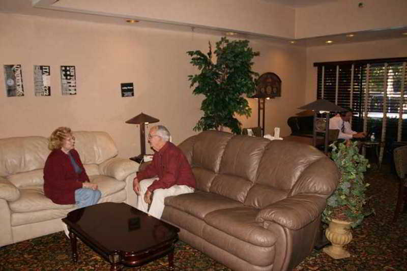 Hampton Northeast-fort Jackson Area Hotel