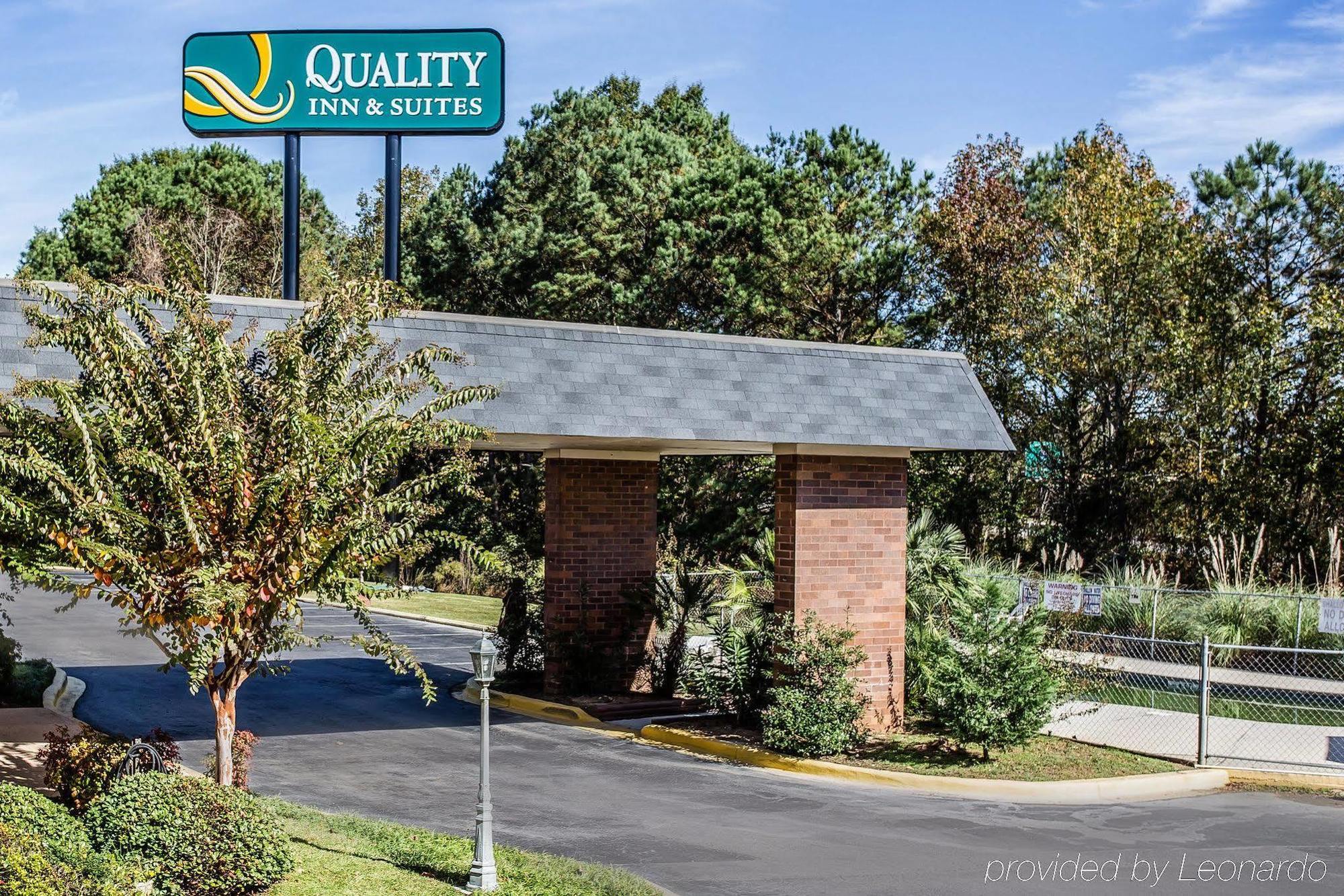 Suburban Northwest Hotel