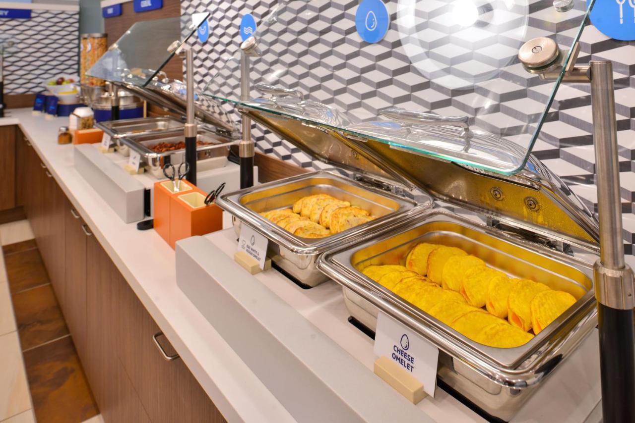Express & Columbia-fort Jackson By Ihg Hotel